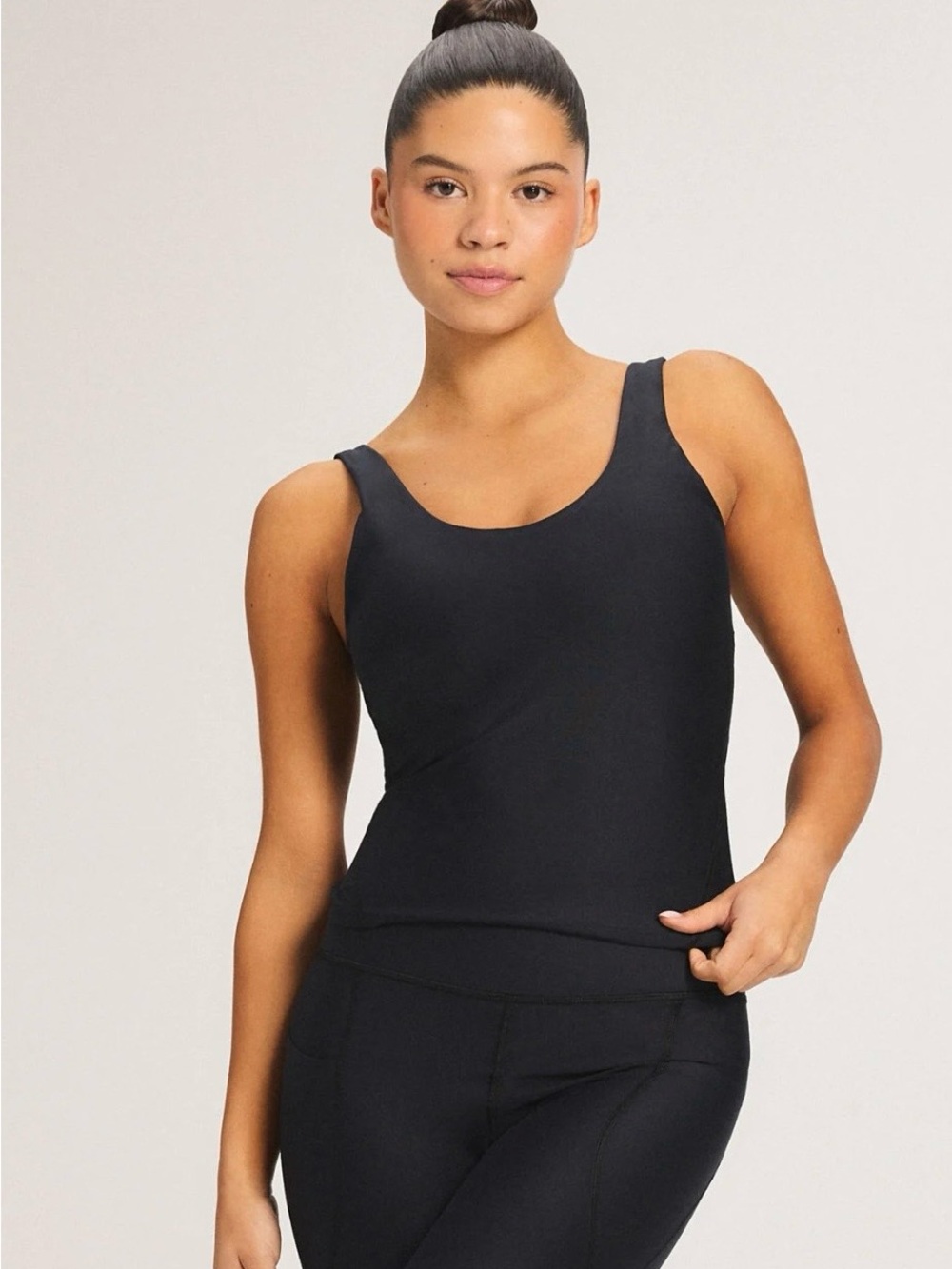 Savage X Fenty Black Scoop Neck Sports Tank Size Medium
